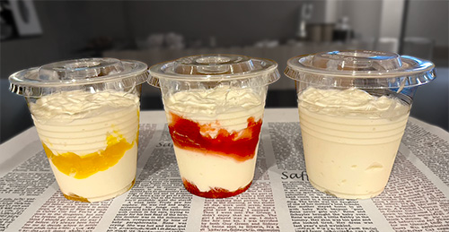 飲む杏仁(写真右から)プレーン/いちご/マンゴー