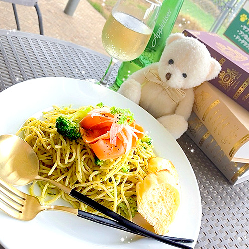 スモークサーモンのジェノベーゼパスタ