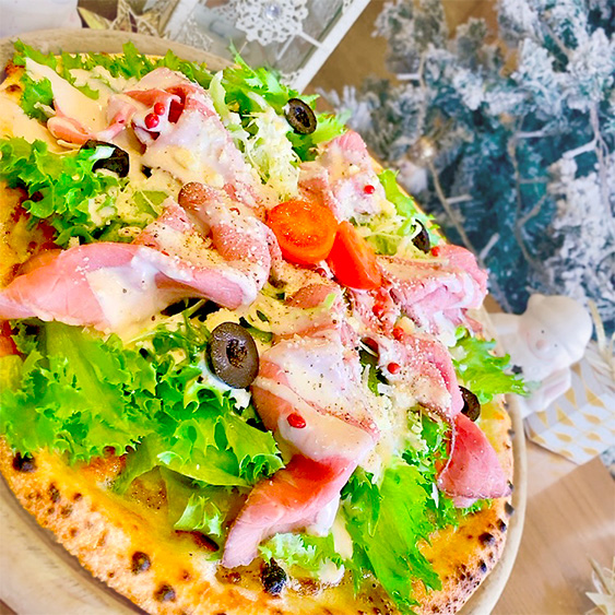 特別な日にぴったりローストビーフのピザ
