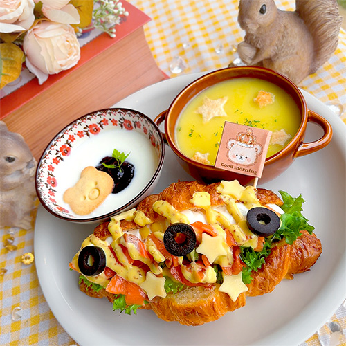 サーモンクリームチーズクロワッサン