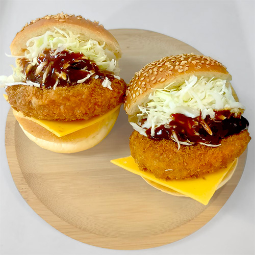 粗挽きメンチバーガー