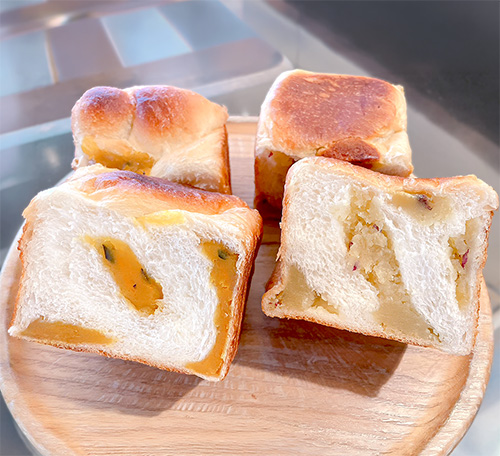 (左)かぼちゃあん食/(右)さつまいもあん食